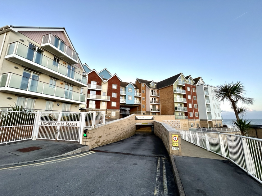 Honeycombe Beach, Honeycombe Chine