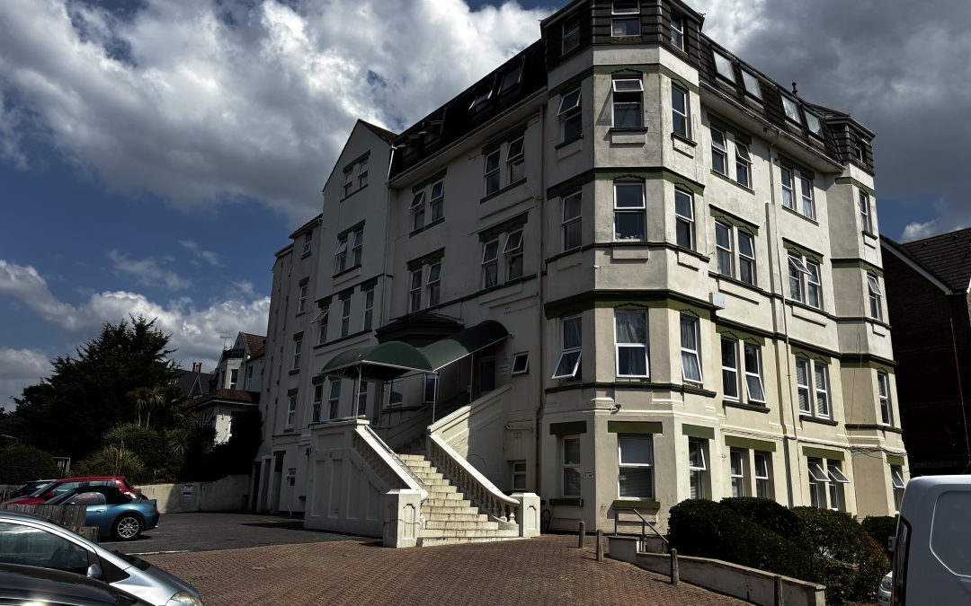 Carlton Court, Christchurch Road